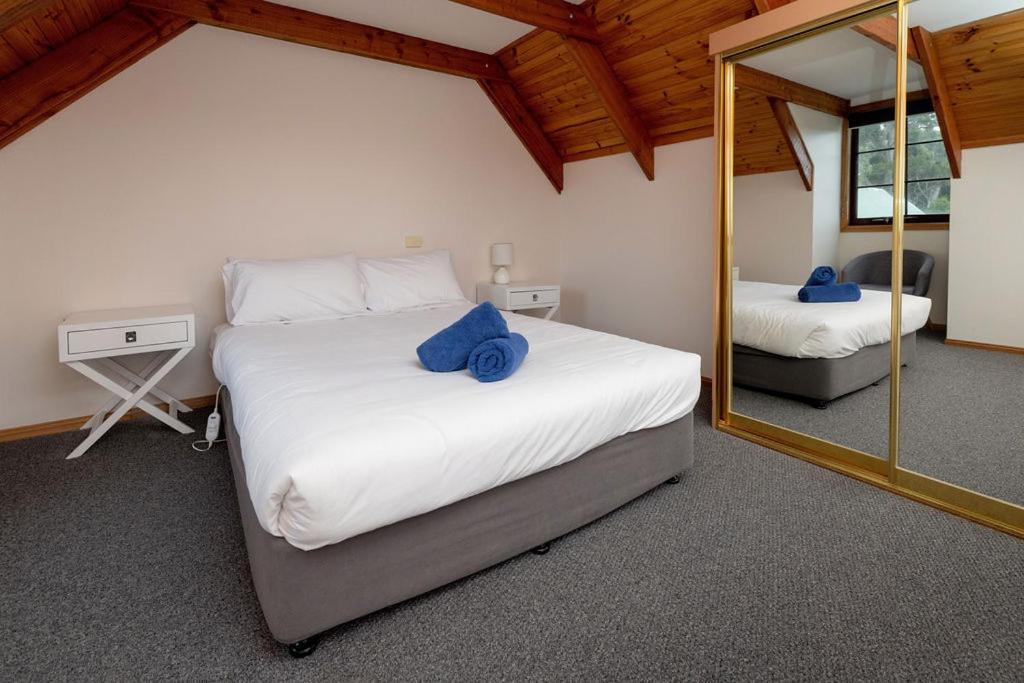 Big4 Strahan Holiday Retreat 외부 사진