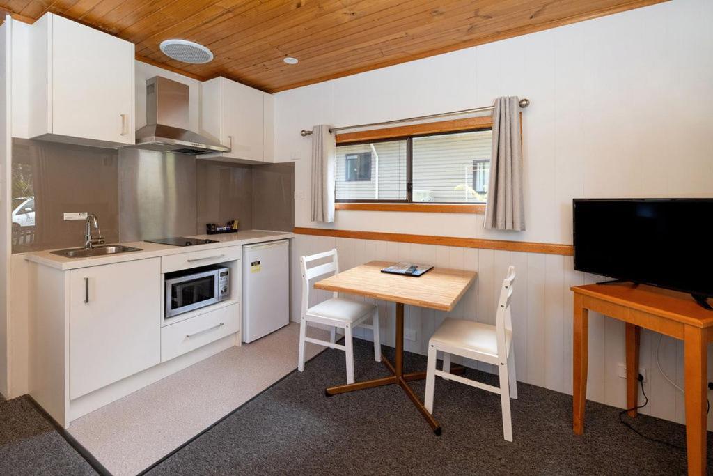 Big4 Strahan Holiday Retreat 외부 사진