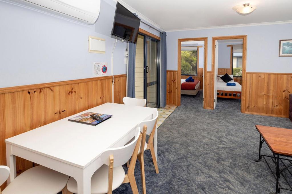 Big4 Strahan Holiday Retreat 외부 사진